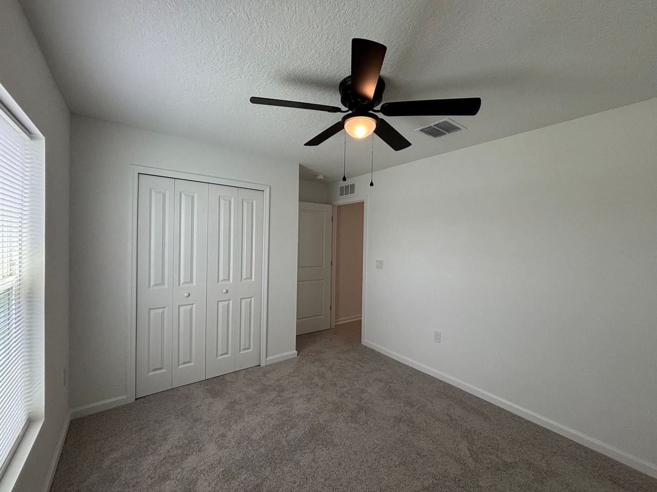 1318 Belle Isle Ln - Photo 6 of 30
