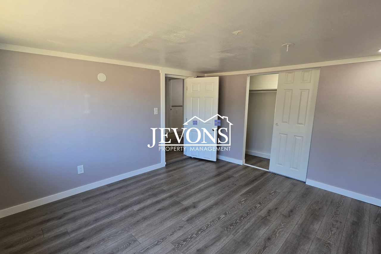 503 N 12th St - Photo 3 of 12