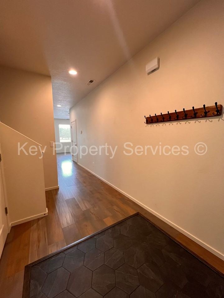 5600 Ne 129th Pl - Photo 2 of 26