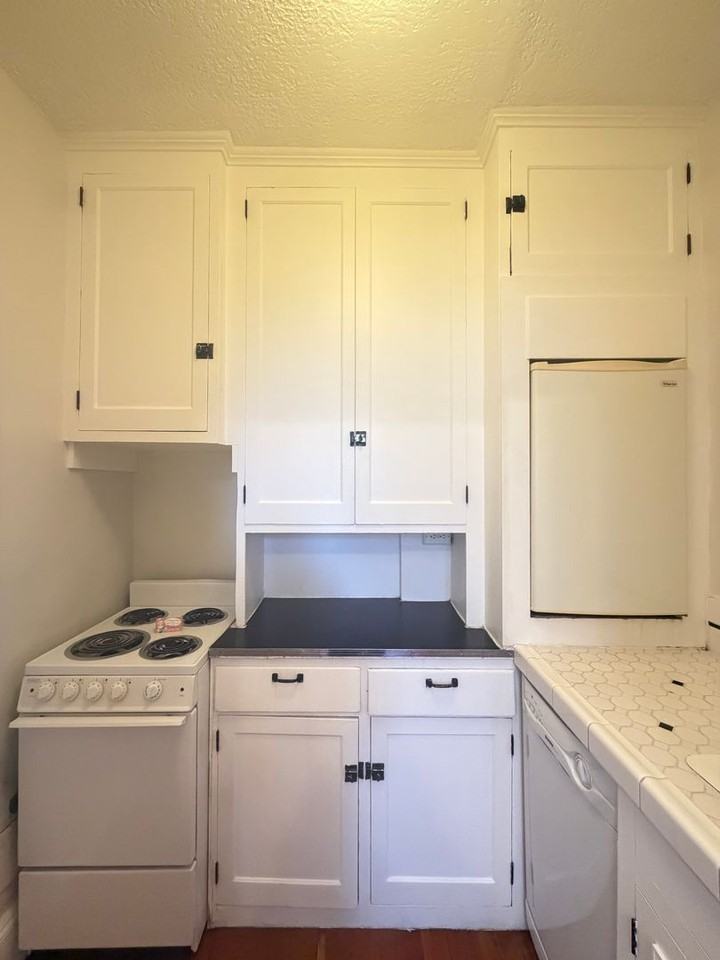 20 Nw 16th Ave #1 - Photo 4 of 9