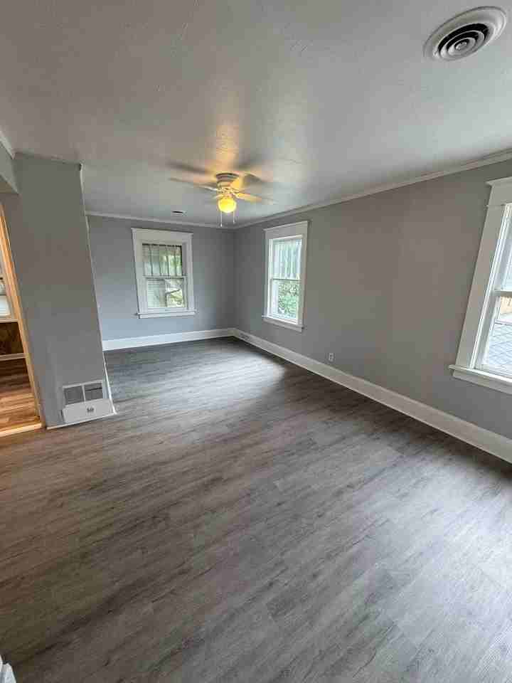 319 Albert Ave
