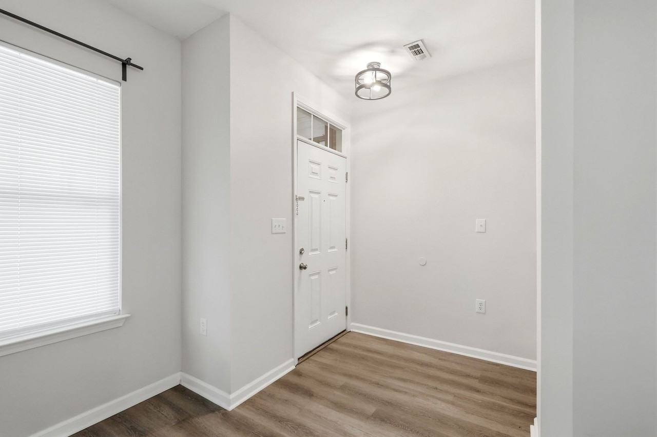 614 E 9th St - Photo 6 of 45