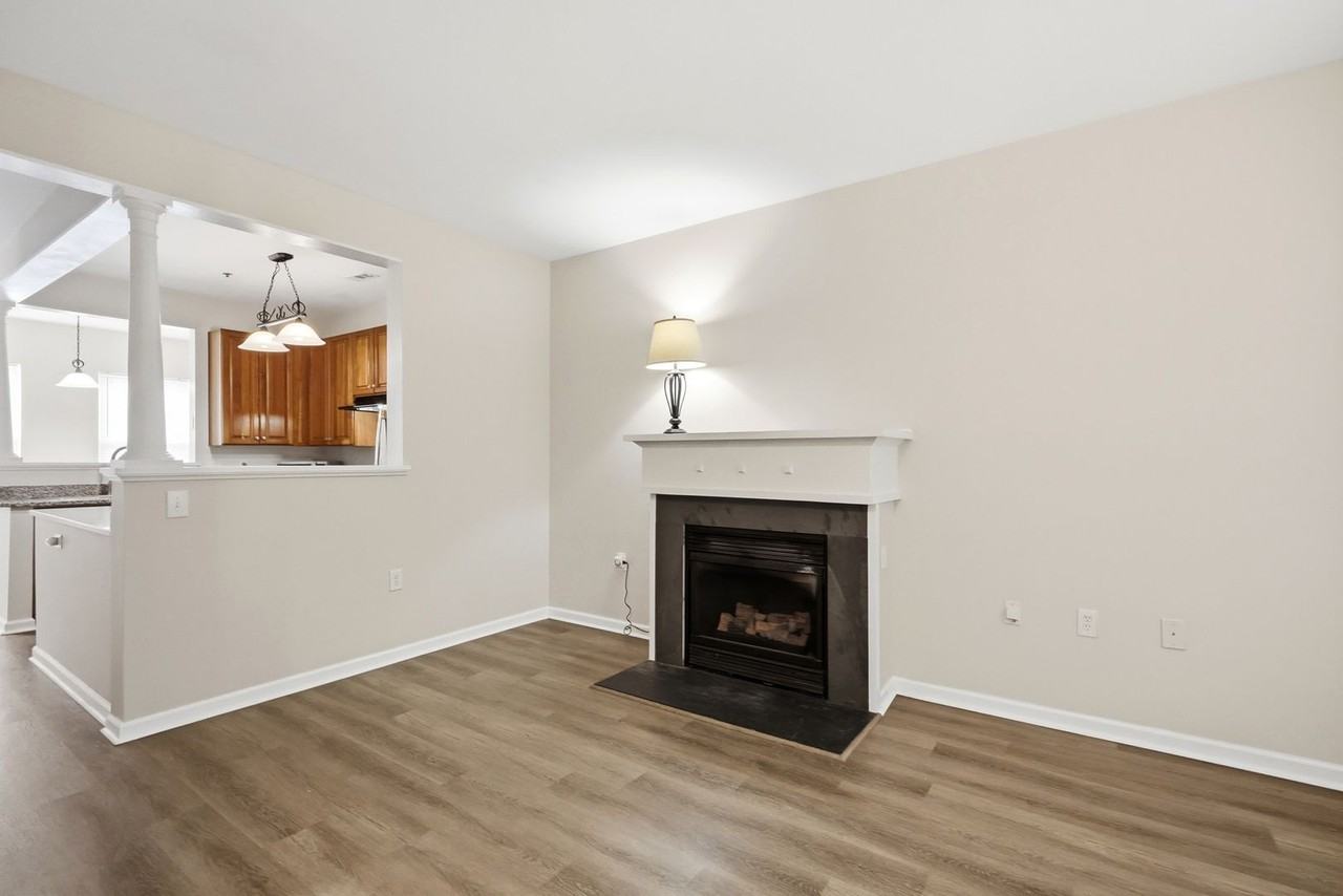 614 E 9th St - Photo 7 of 45
