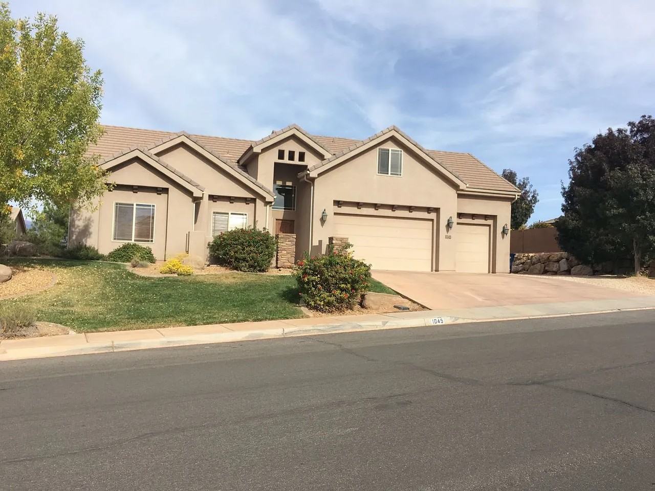1045 E Birken St - Photo 6 of 26
