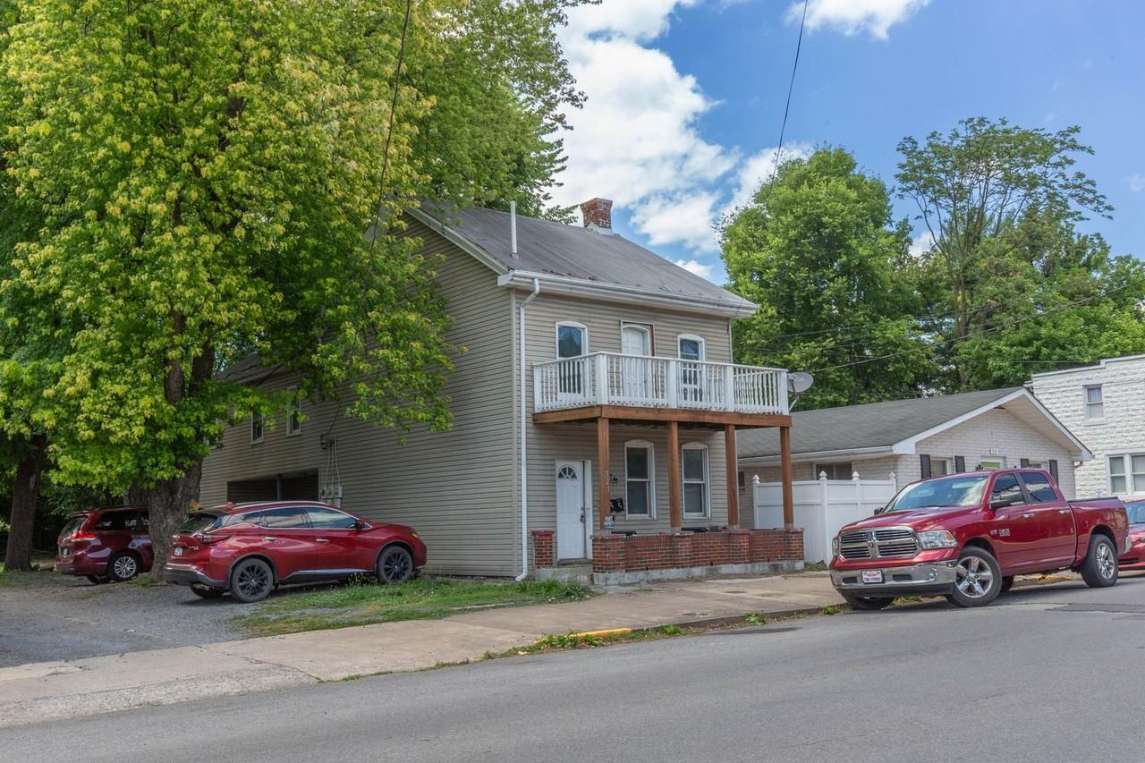 323 S Raleigh St - Photo 2 of 7