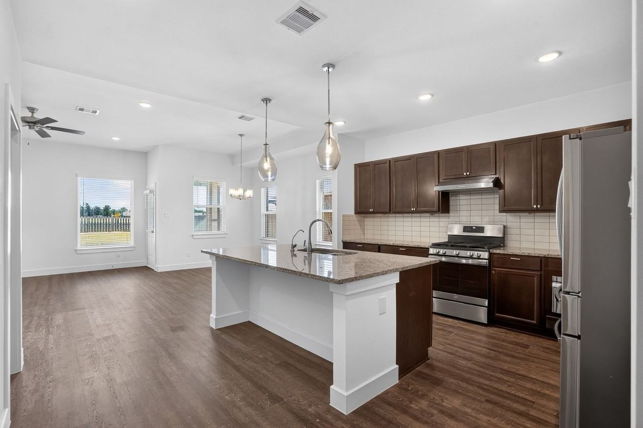 12340 N Chestnut Hills Dr - Photo 4 of 15