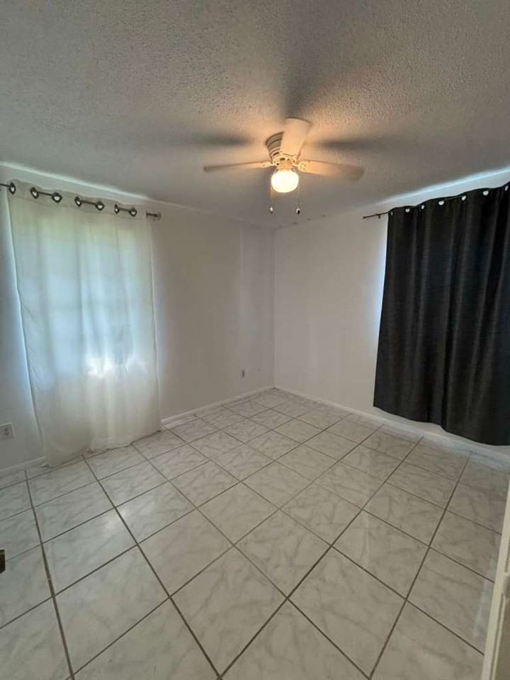 1209 Gattis Dr - Photo 4 of 17