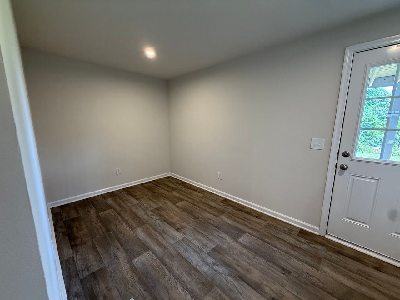 306 Parkridge Way - Photo 2 of 15