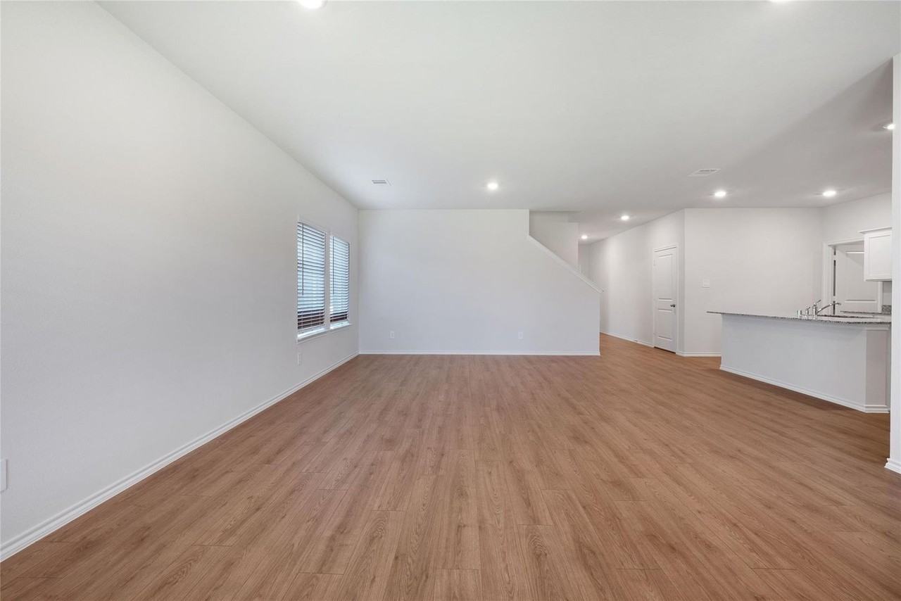 507 Lantana Rd - Photo 5 of 30