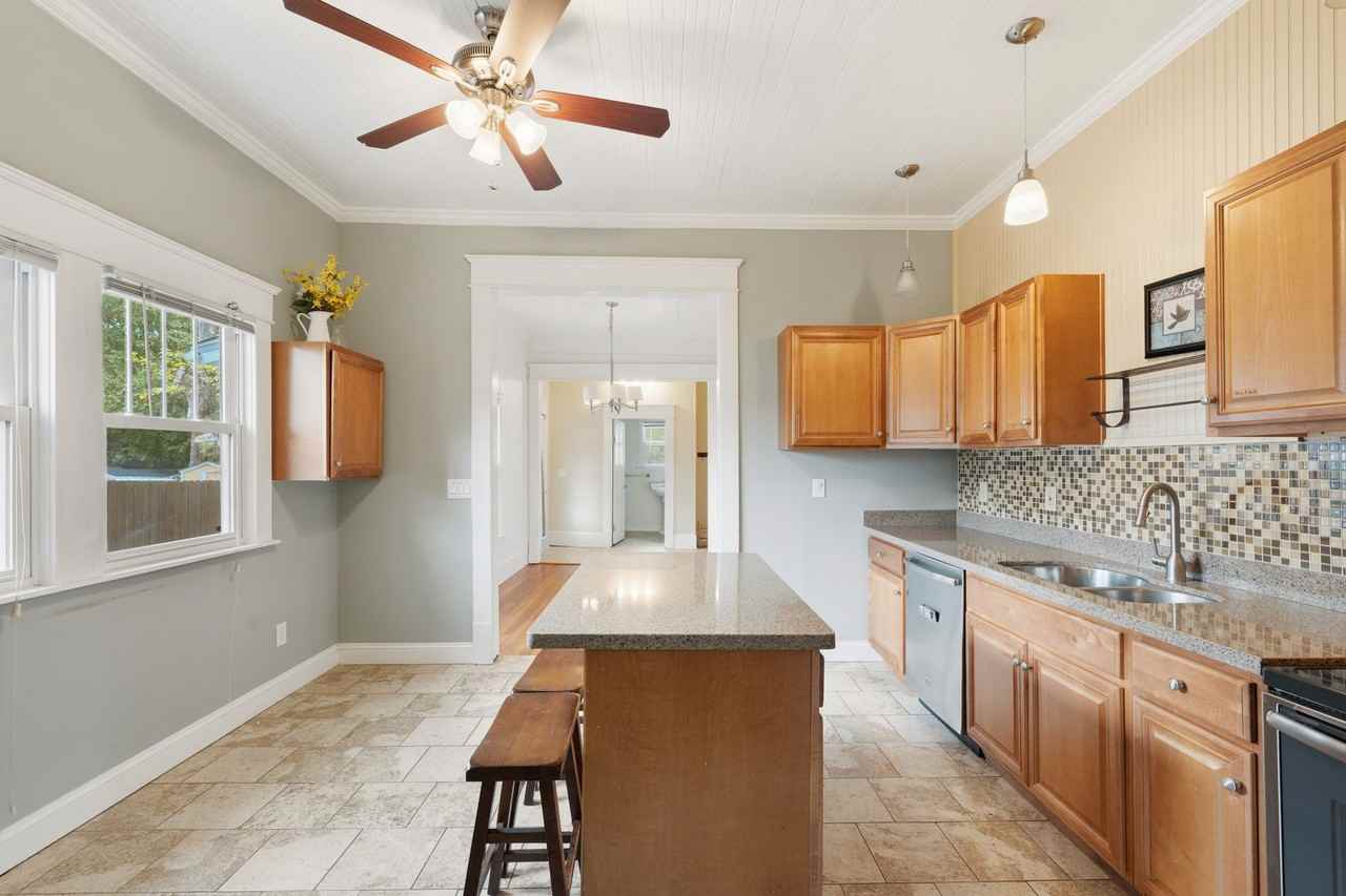 2726 N Roxboro St - Photo 2 of 19