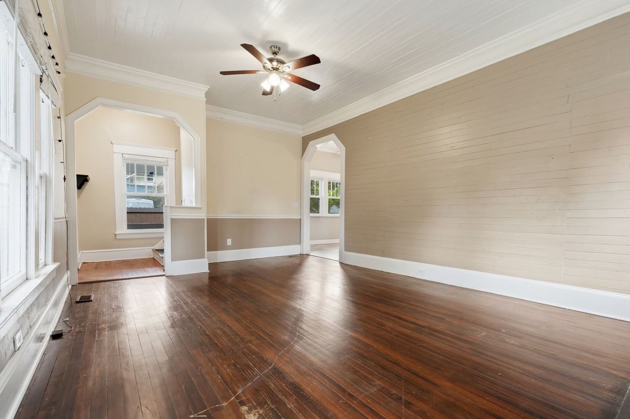 2726 N Roxboro St - Photo 5 of 19
