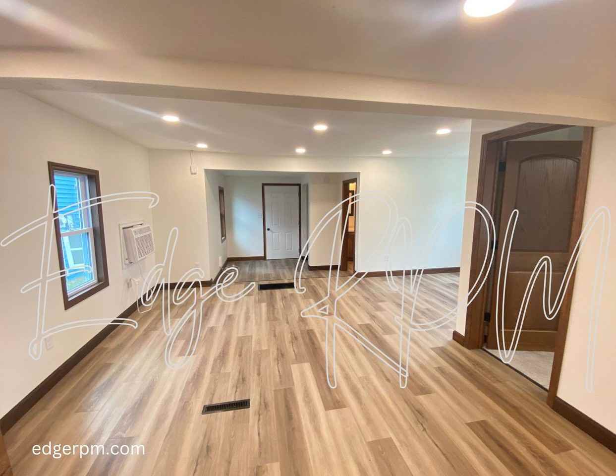 1028 Ansborough Ave - Photo 2 of 9