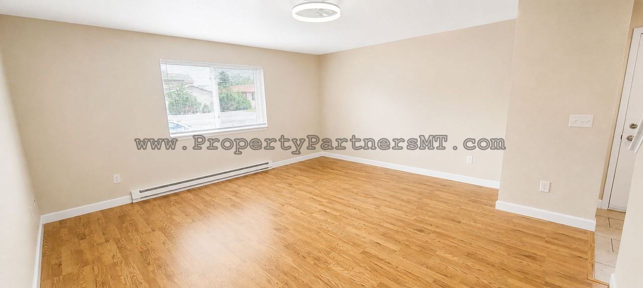 107 7th St - Photo 2 of 12