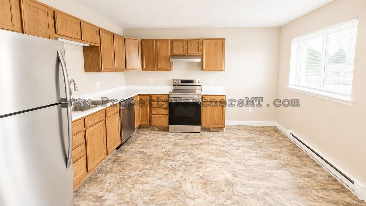107 7th St - Photo 3 of 12