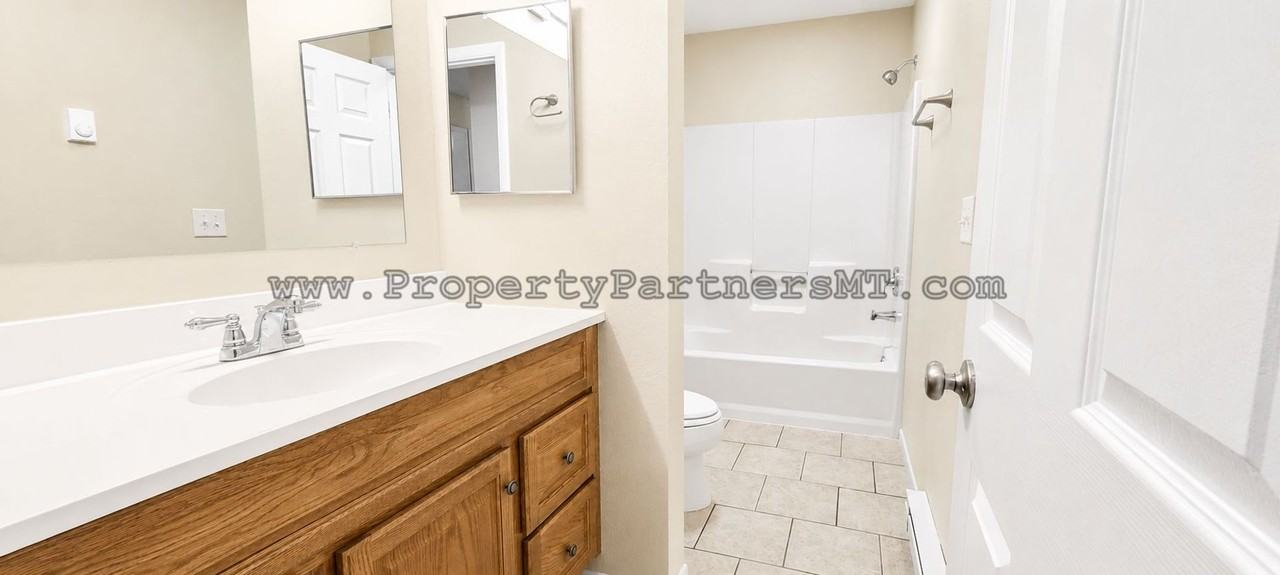 107 7th St - Photo 6 of 12