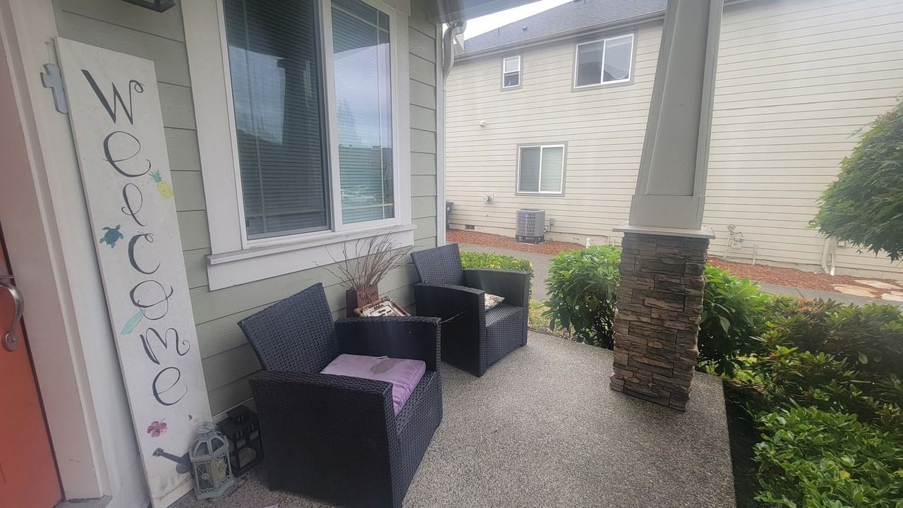 15505 86th Ave E - Photo 2 of 30