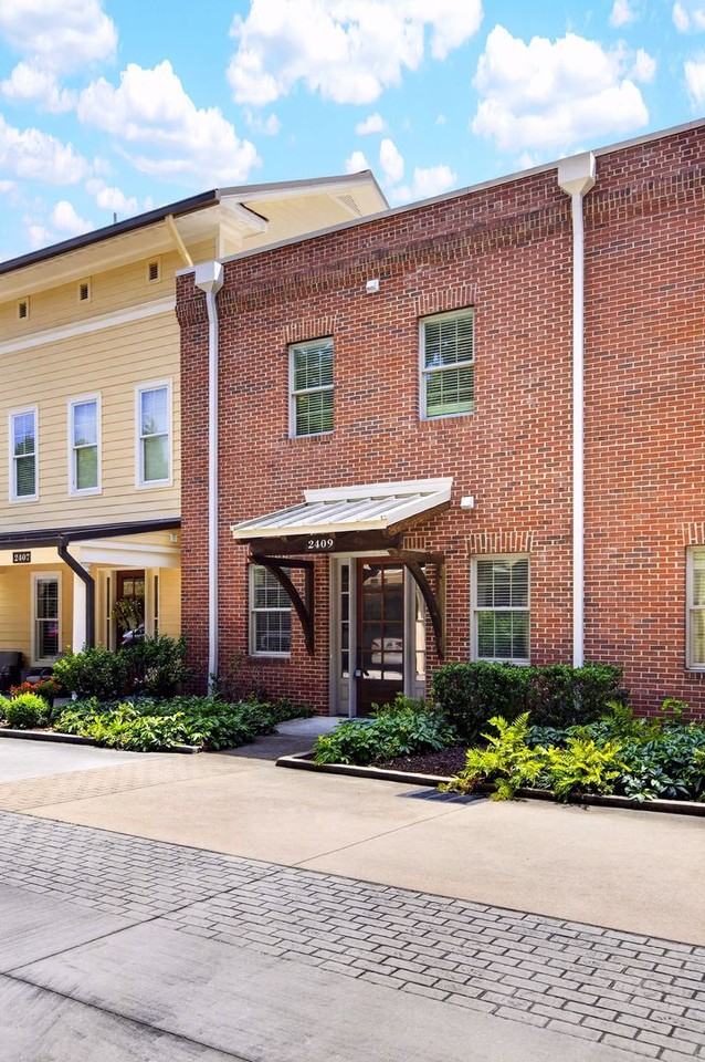 2409 Spring Creek Blvd Ne - Photo 4 of 30