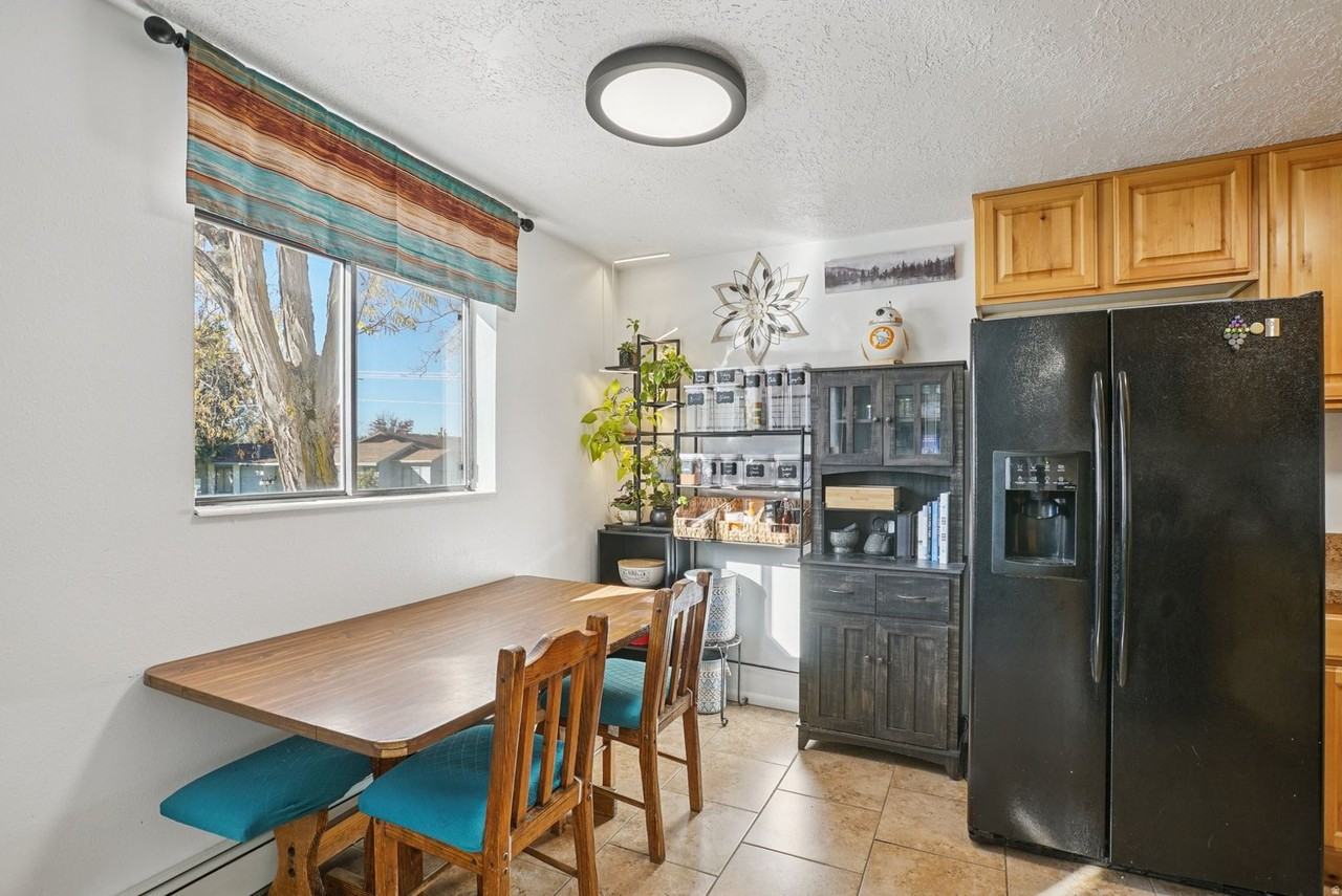 645 Swenson Ave - Photo 4 of 9