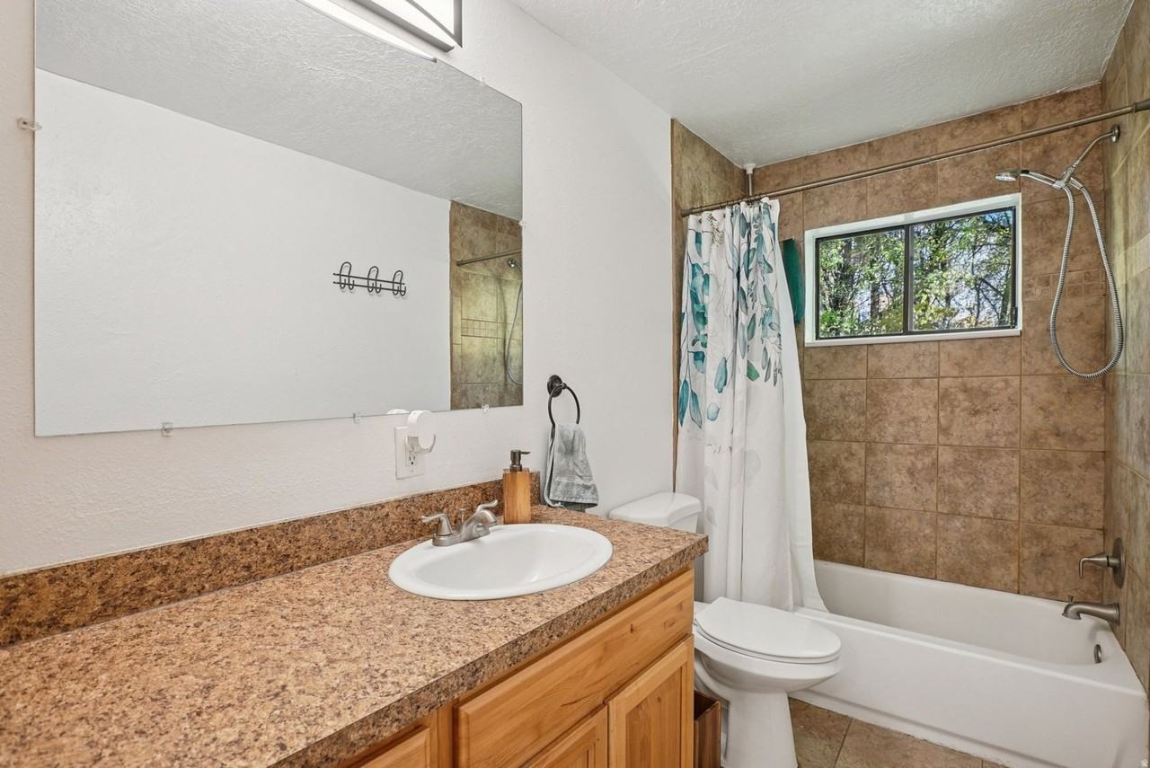 645 Swenson Ave - Photo 7 of 9