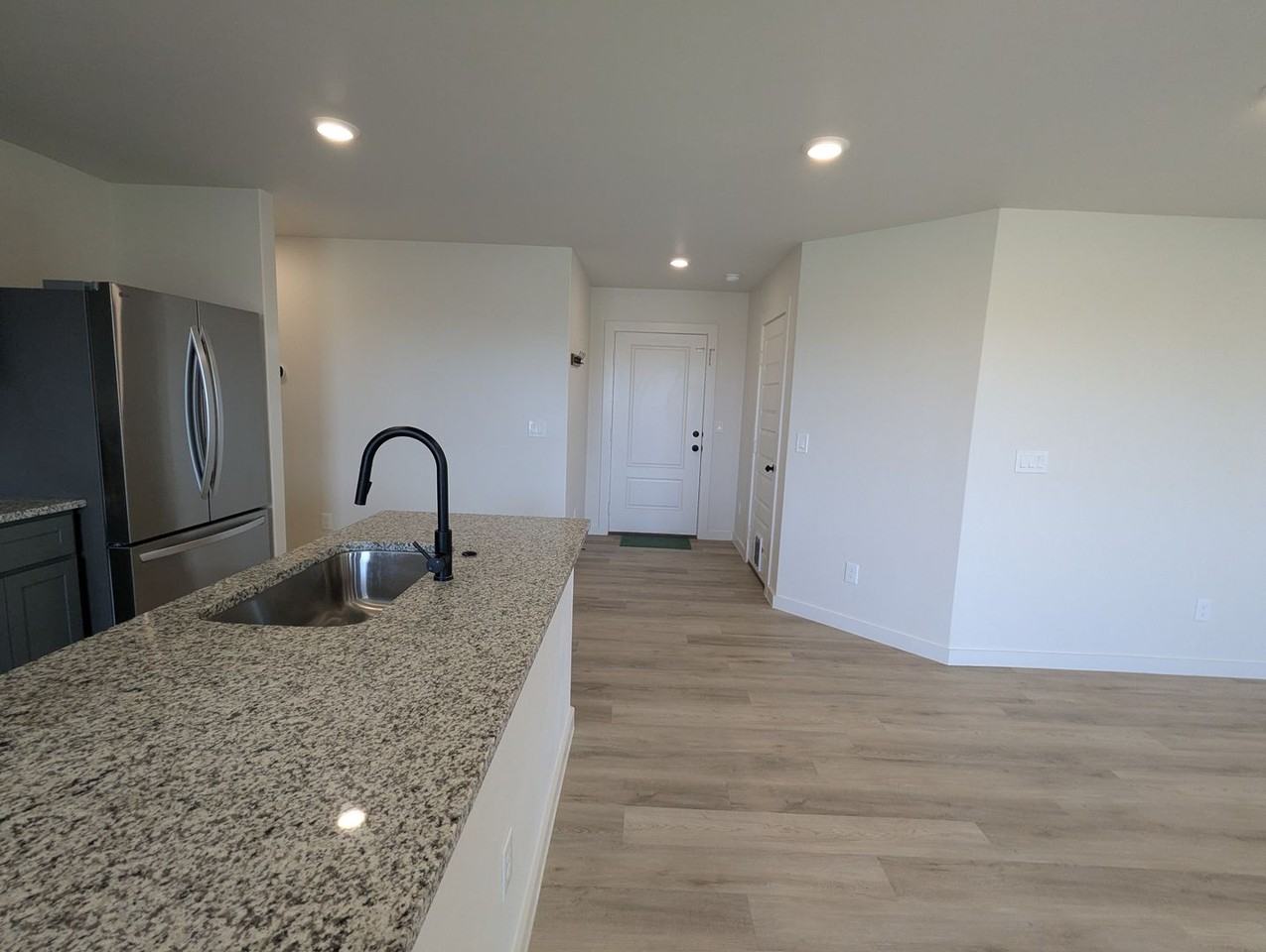 502 E 23rd St - Photo 5 of 26