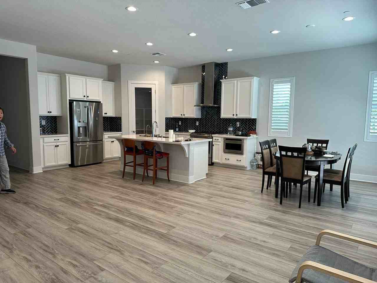 817 Cosmos Dr - Photo 3 of 41