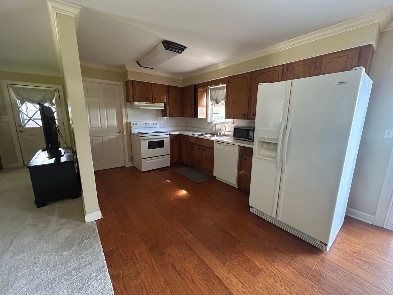 357 Kenny Haynes Rd - Photo 4 of 11