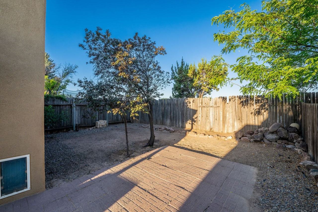 1468 Acequia Borrada - Photo 7 of 26