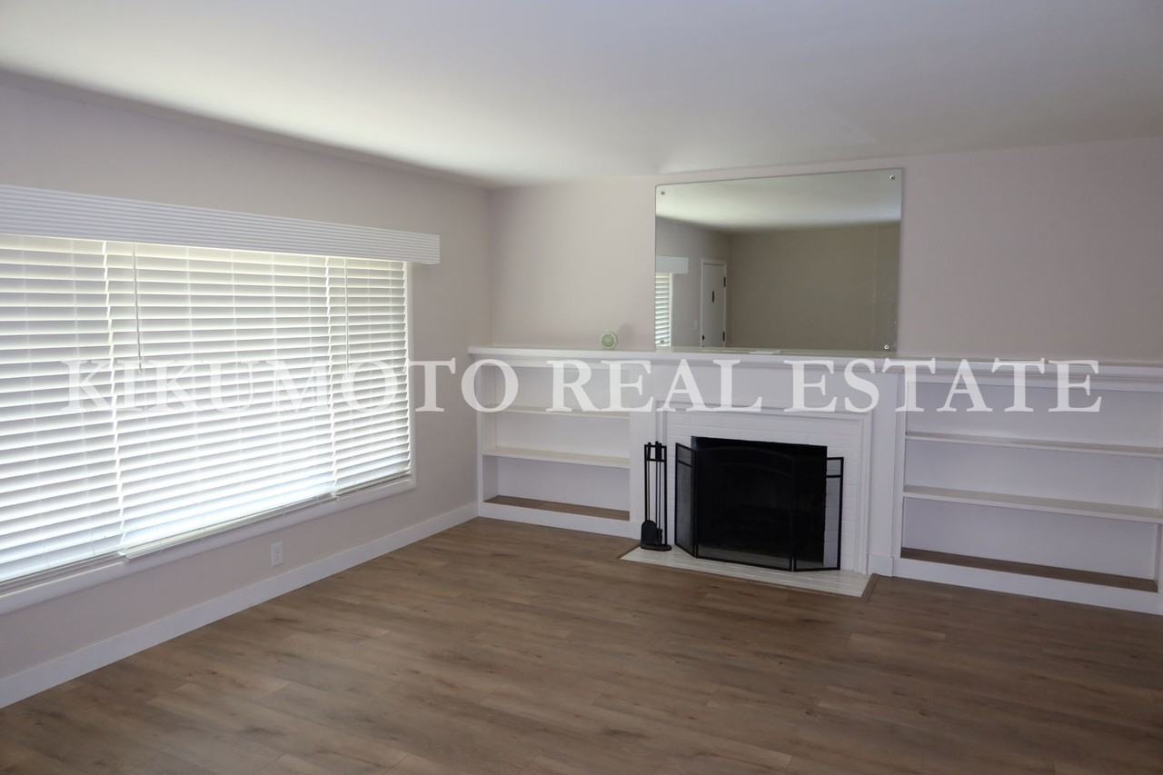 2760 Muir Way - Photo 2 of 24