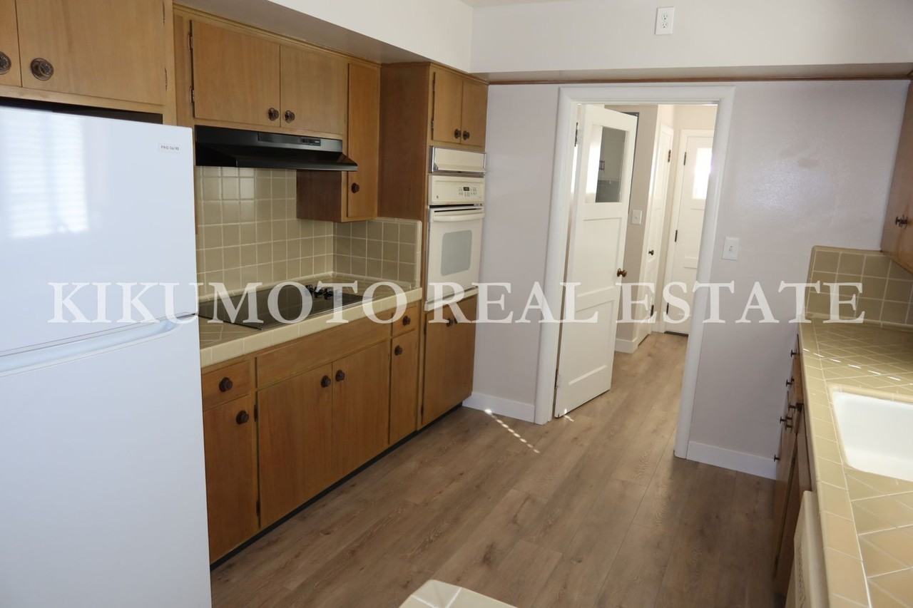 2760 Muir Way - Photo 3 of 24