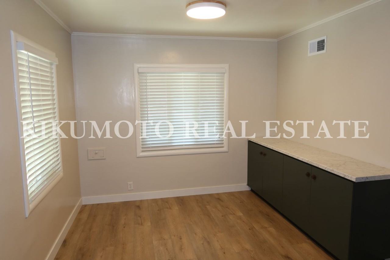 2760 Muir Way - Photo 4 of 24