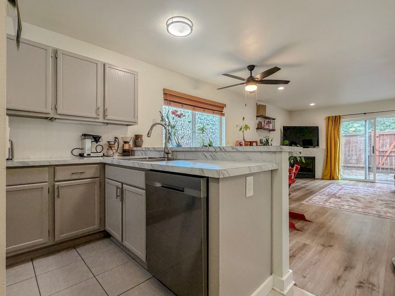 10319 Midvale Ave N #A - Photo 3 of 22