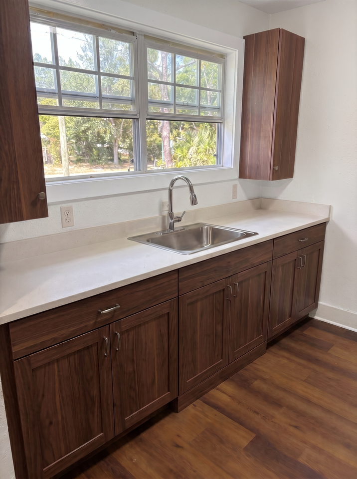 1165 Cannon St - Photo 2 of 10
