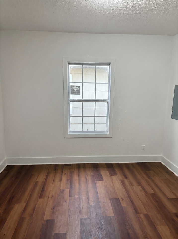 1165 Cannon St - Photo 6 of 10