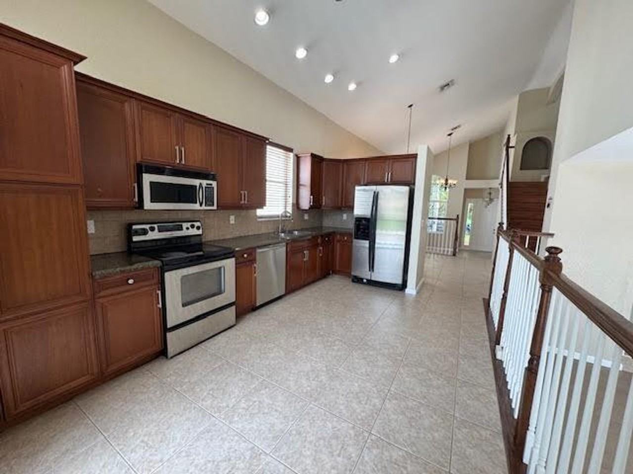 9638 Wolcott Pl - Photo 3 of 16