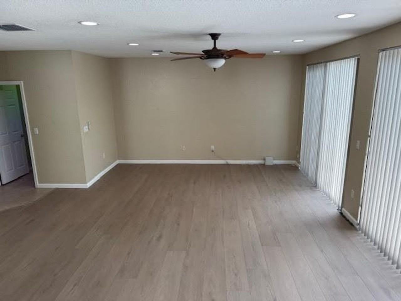 9638 Wolcott Pl - Photo 4 of 16