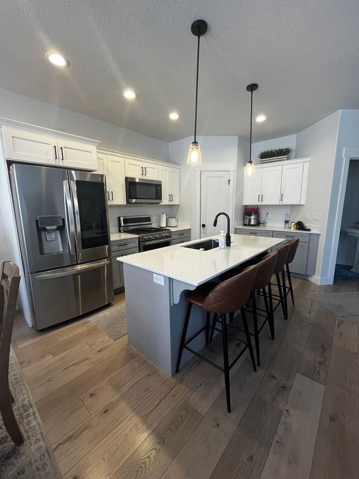 282 W 490 N - Photo 2 of 14