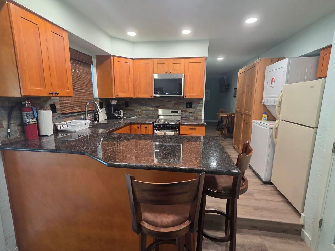 23369 Shadybrook Dr - Photo 2 of 11