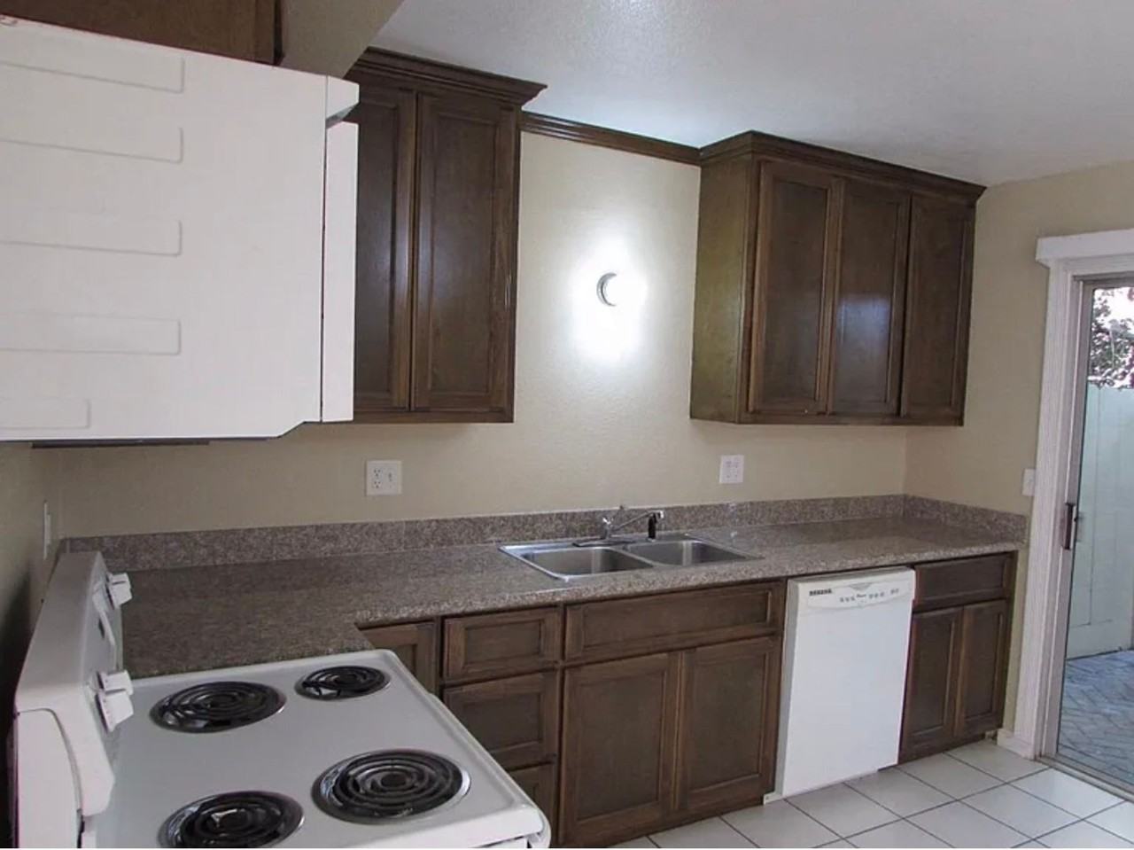 805 South St #8 - Photo 3 of 14
