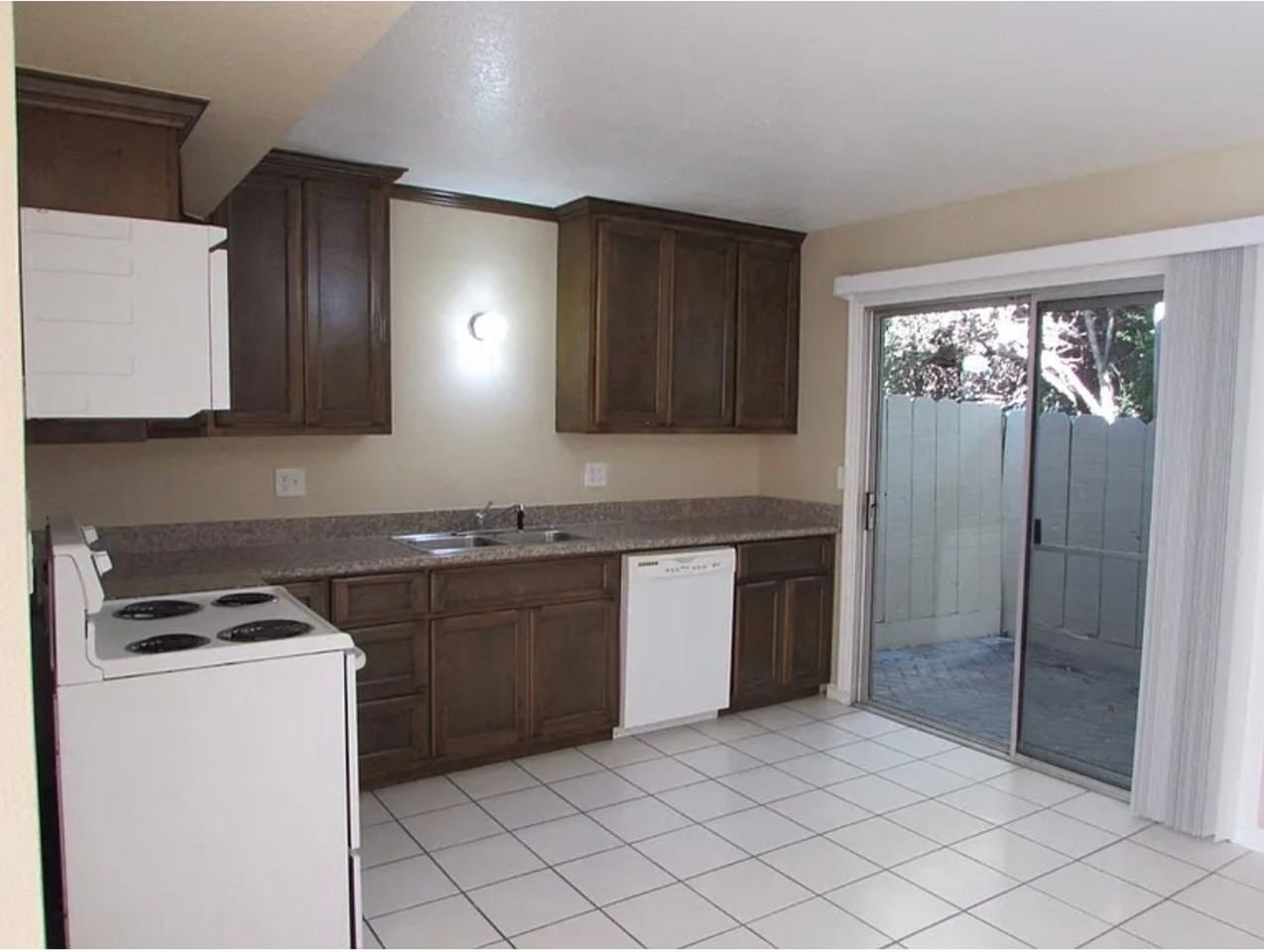 805 South St #8 - Photo 4 of 14
