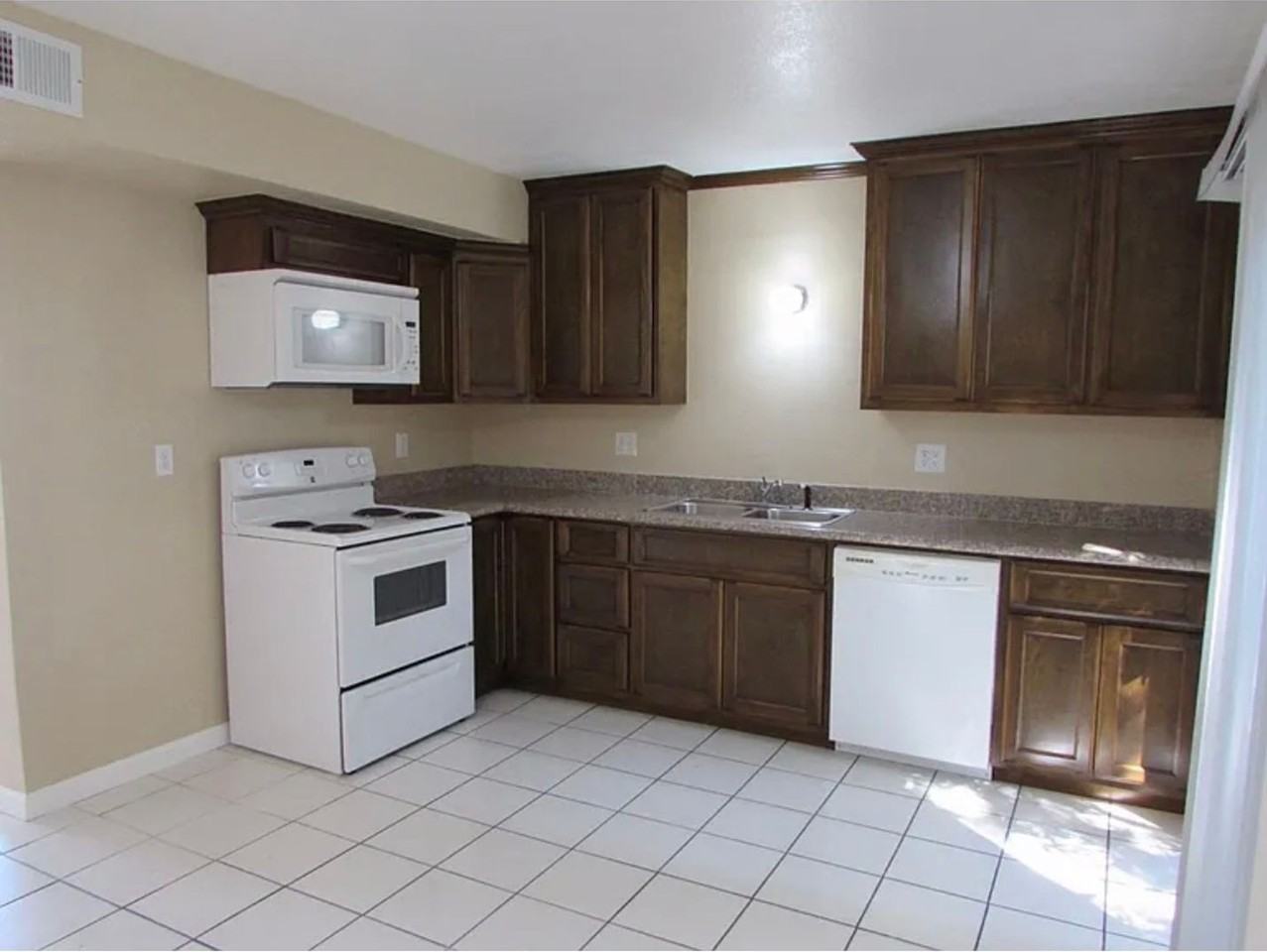 805 South St #8 - Photo 5 of 14