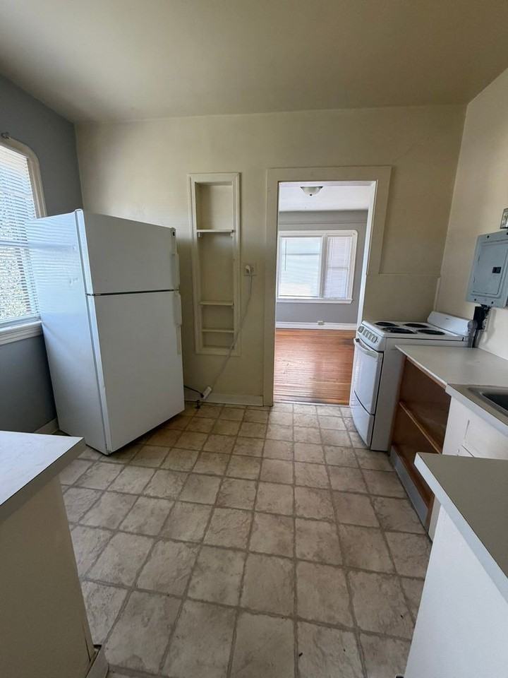 1120 Pine St ##303 - Photo 2 of 3