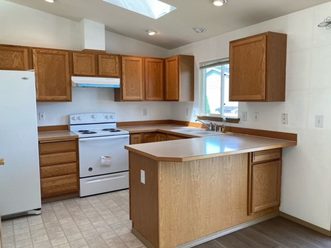 10429 56th Dr Ne - Photo 2 of 13