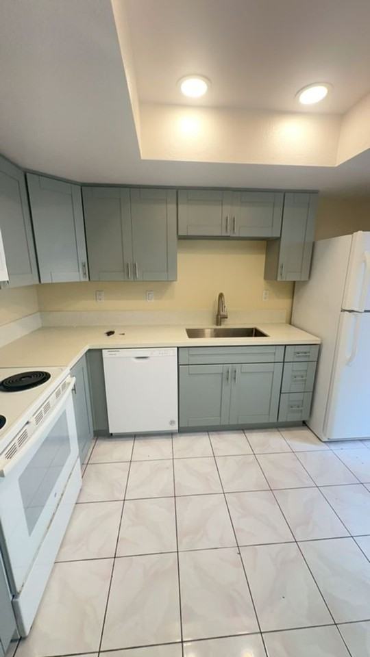 1111 Reed Ave #3 - Photo 3 of 10