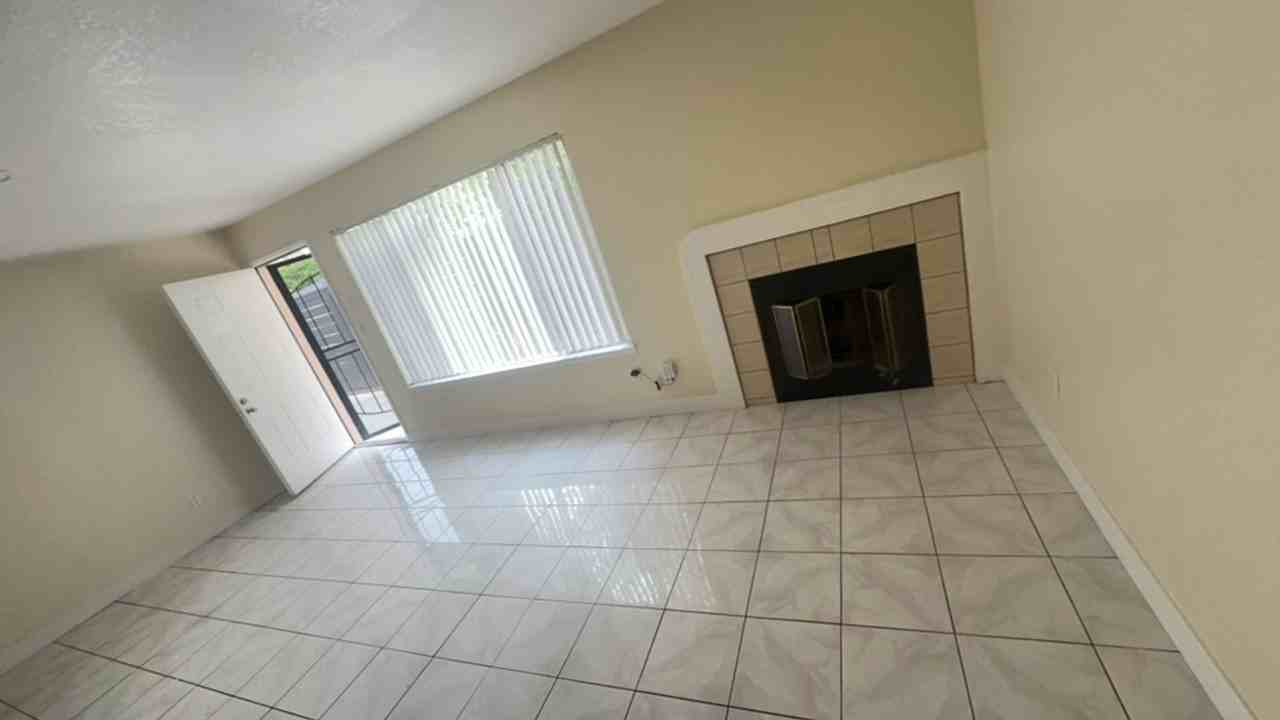 1111 Reed Ave #3 - Photo 4 of 10