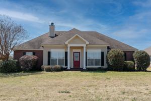 featured image of 825 Bluegrass Dr