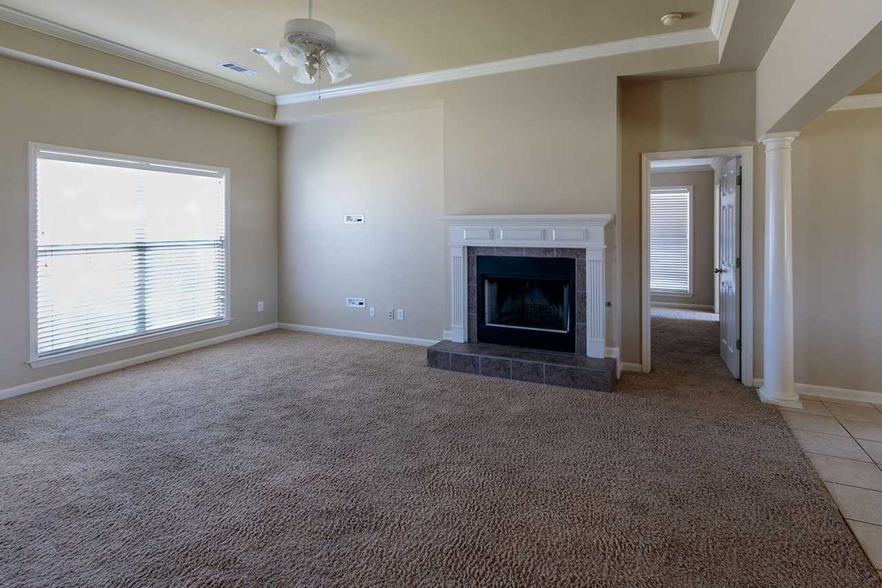 825 Bluegrass Dr - Photo 2 of 17