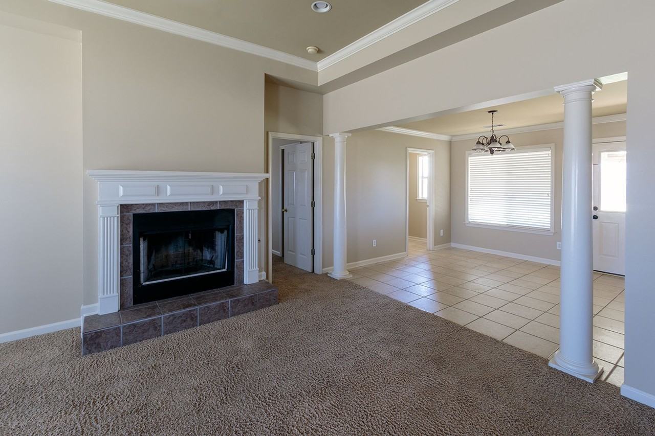 825 Bluegrass Dr - Photo 4 of 17