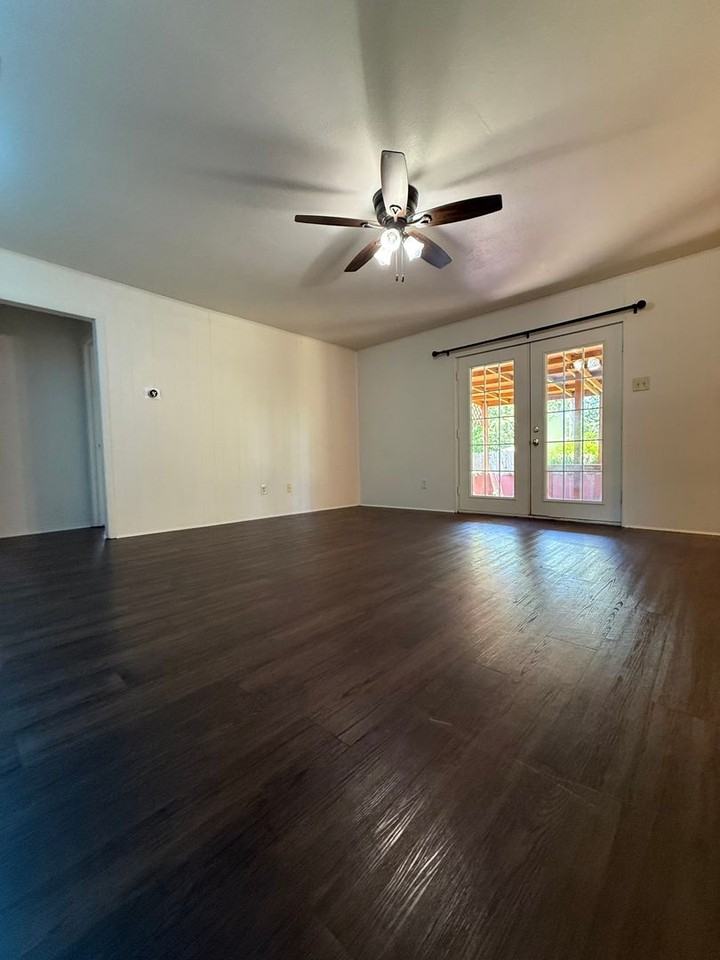 416 Pecan Dr - Photo 2 of 21