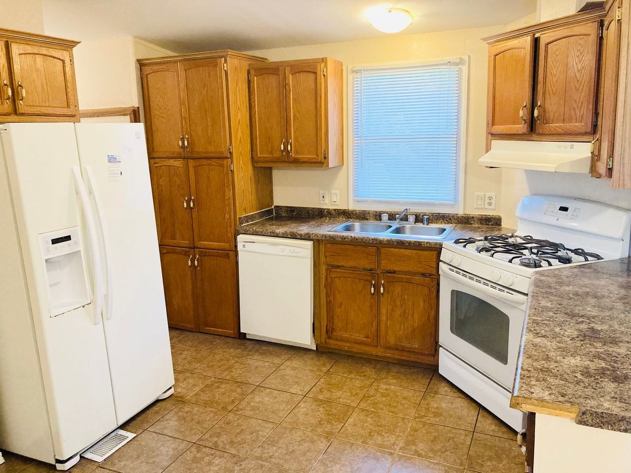 2113 Elmdale Ave - Photo 5 of 15