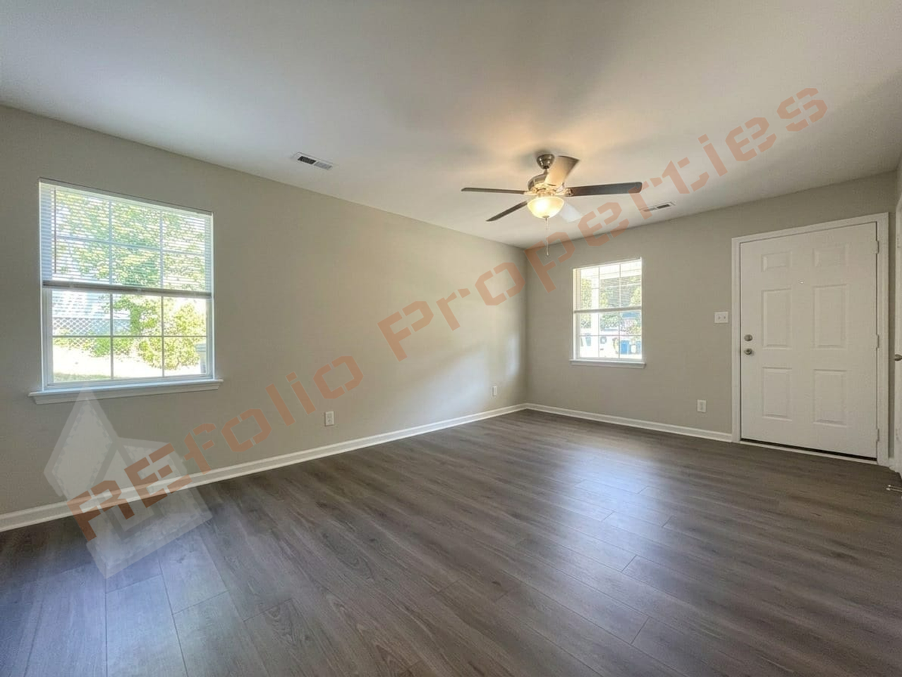 601 Larchwood Dr - Photo 4 of 18